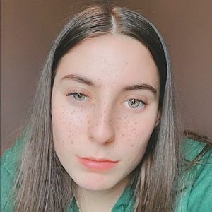 Meet your Posher, Cassandra